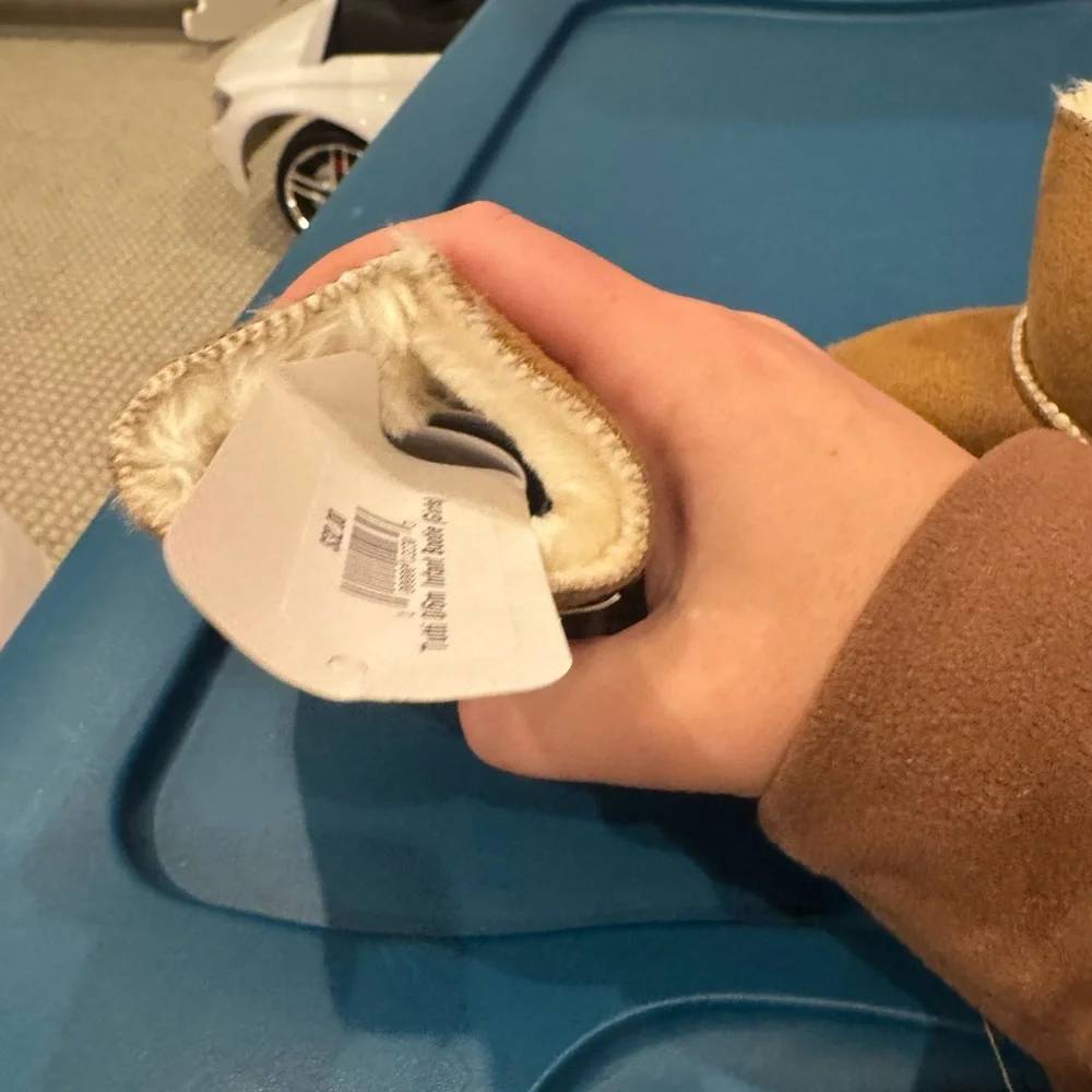 NWT INFANT BOOTIES